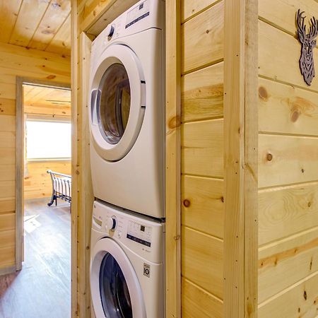Gatlinburg Cabin With Game Room, Hot Tub And Mtn Views 外观 照片