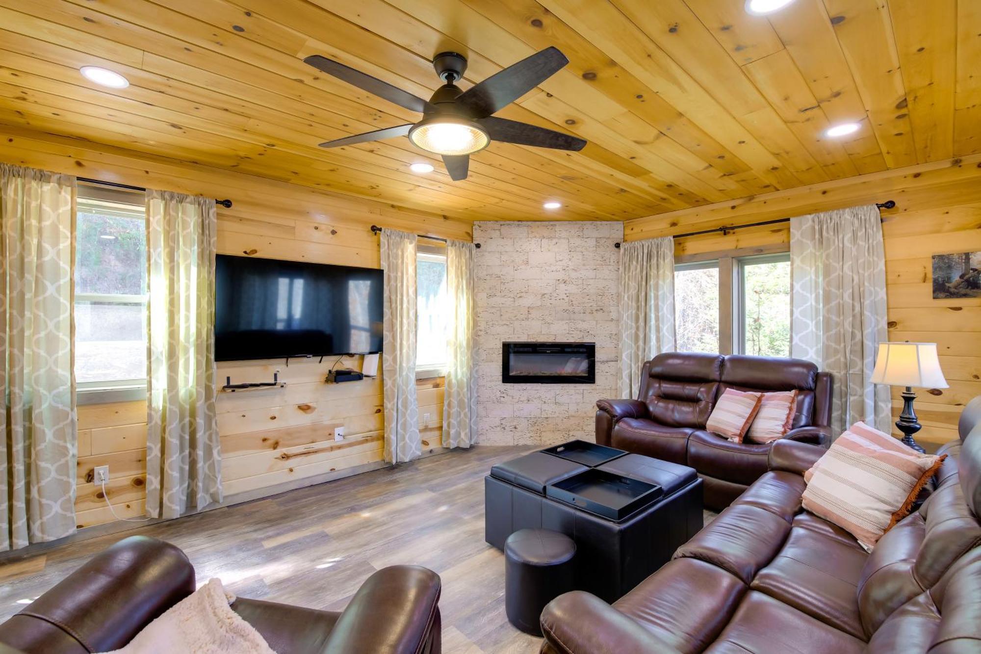 Gatlinburg Cabin With Game Room, Hot Tub And Mtn Views 外观 照片