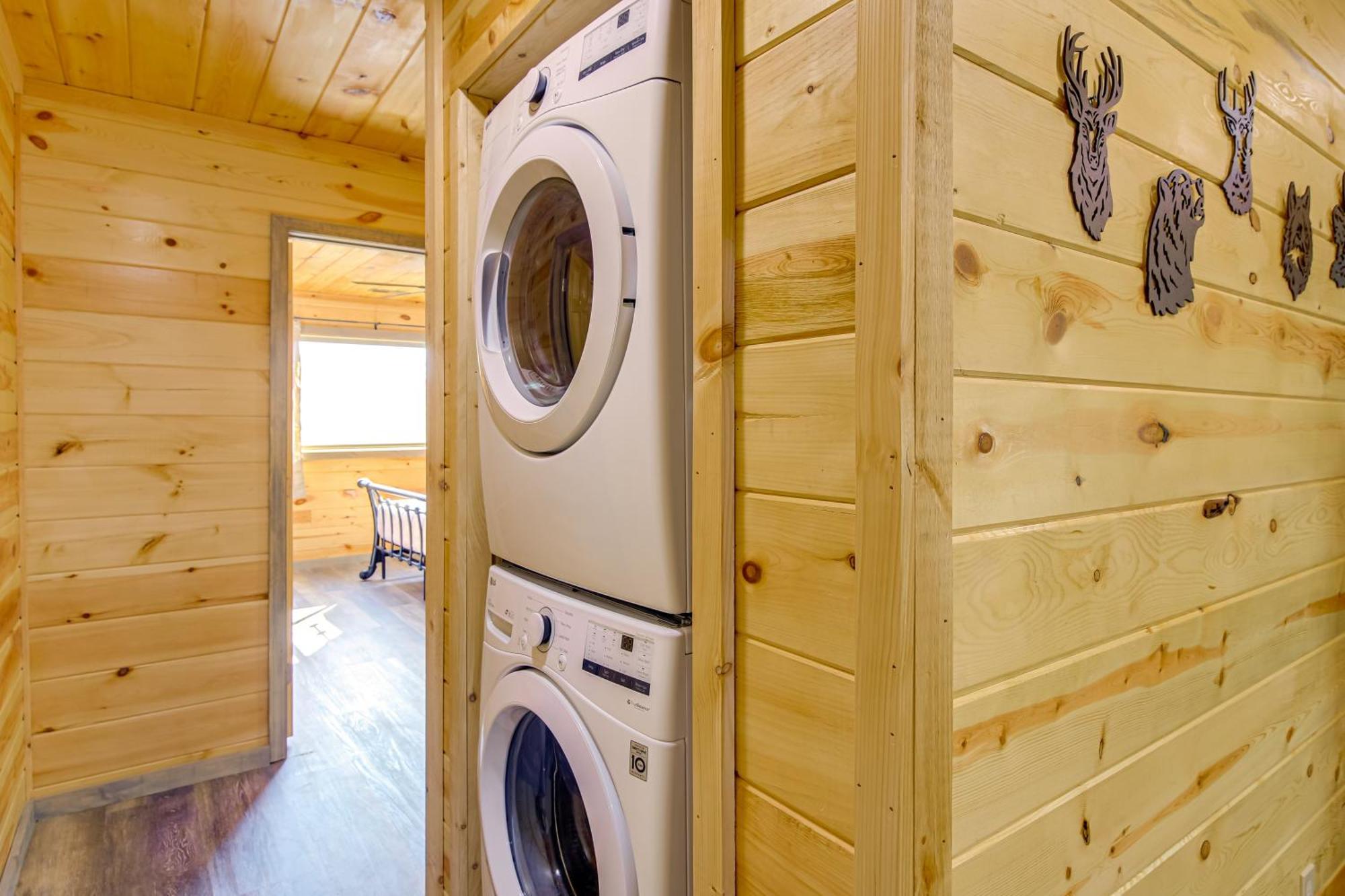 Gatlinburg Cabin With Game Room, Hot Tub And Mtn Views 外观 照片