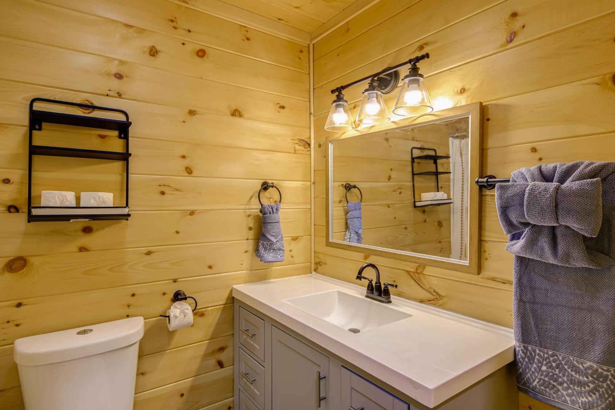 Gatlinburg Cabin With Game Room, Hot Tub And Mtn Views 外观 照片
