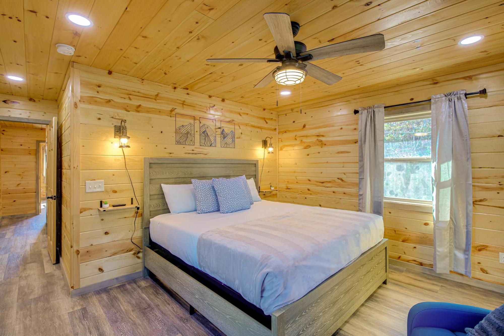 Gatlinburg Cabin With Game Room, Hot Tub And Mtn Views 外观 照片
