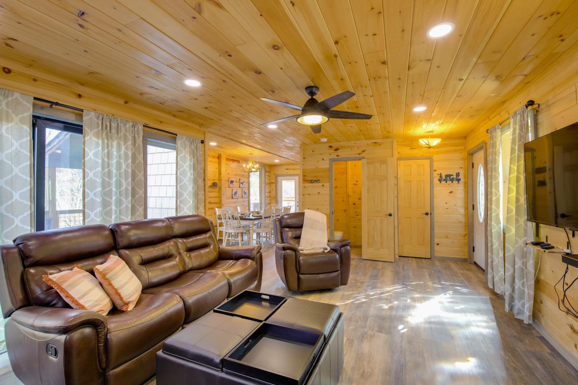 Gatlinburg Cabin With Game Room, Hot Tub And Mtn Views 外观 照片
