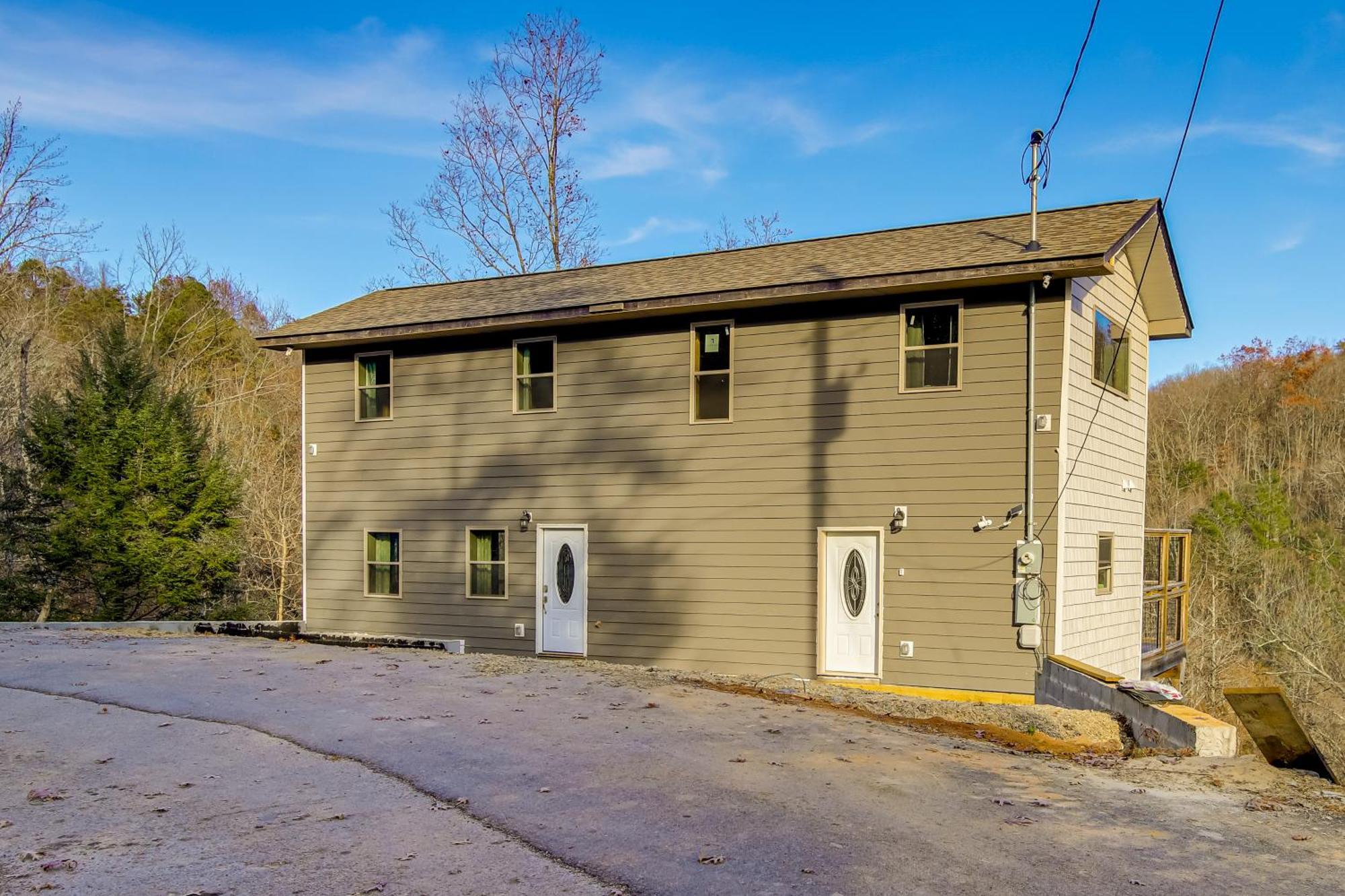 Gatlinburg Cabin With Game Room, Hot Tub And Mtn Views 外观 照片