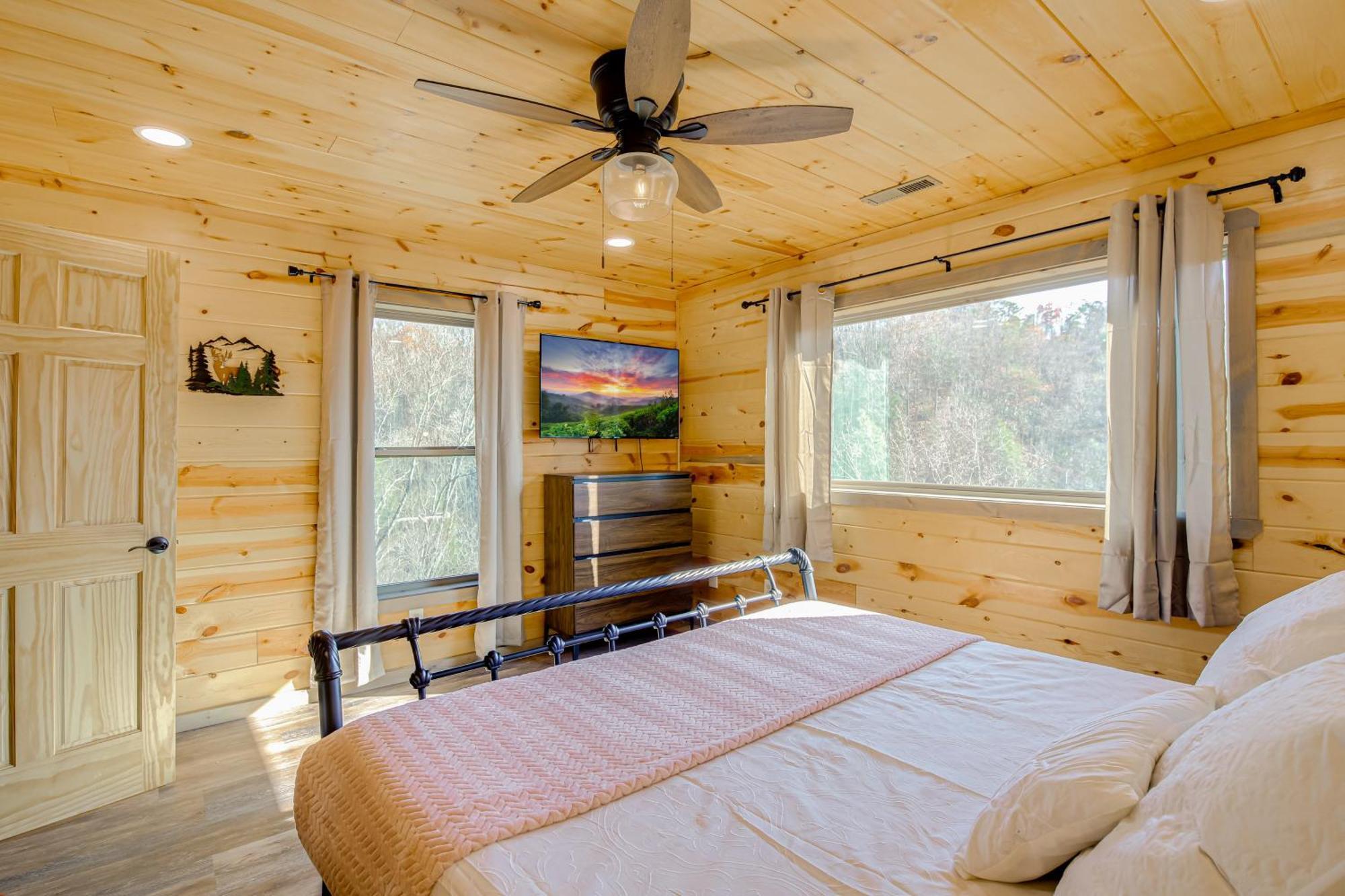 Gatlinburg Cabin With Game Room, Hot Tub And Mtn Views 外观 照片