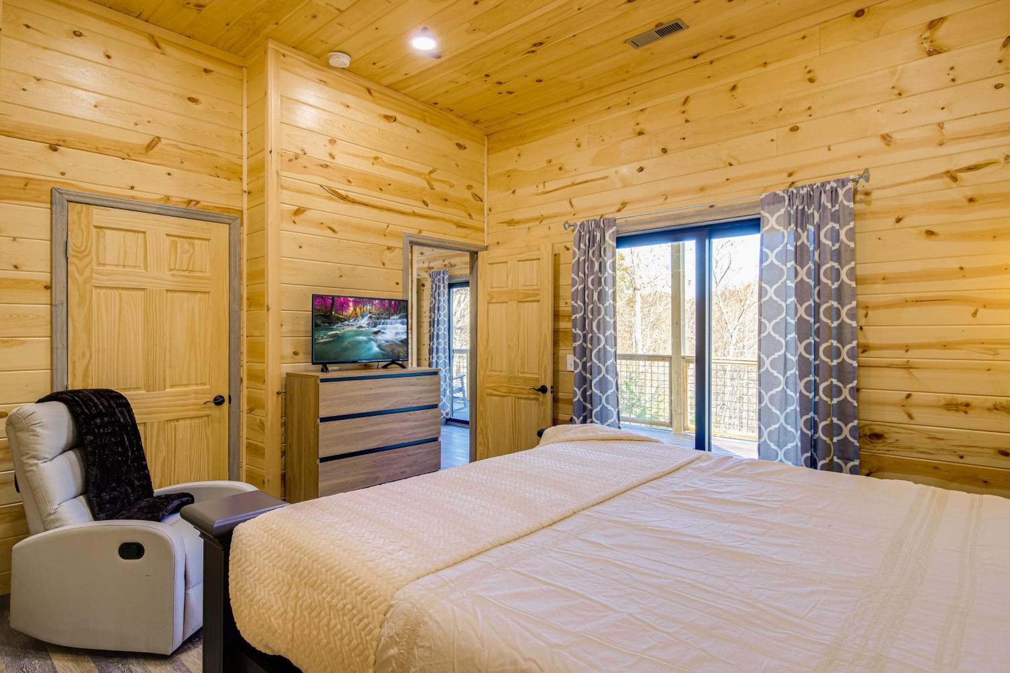 Gatlinburg Cabin With Game Room, Hot Tub And Mtn Views 外观 照片