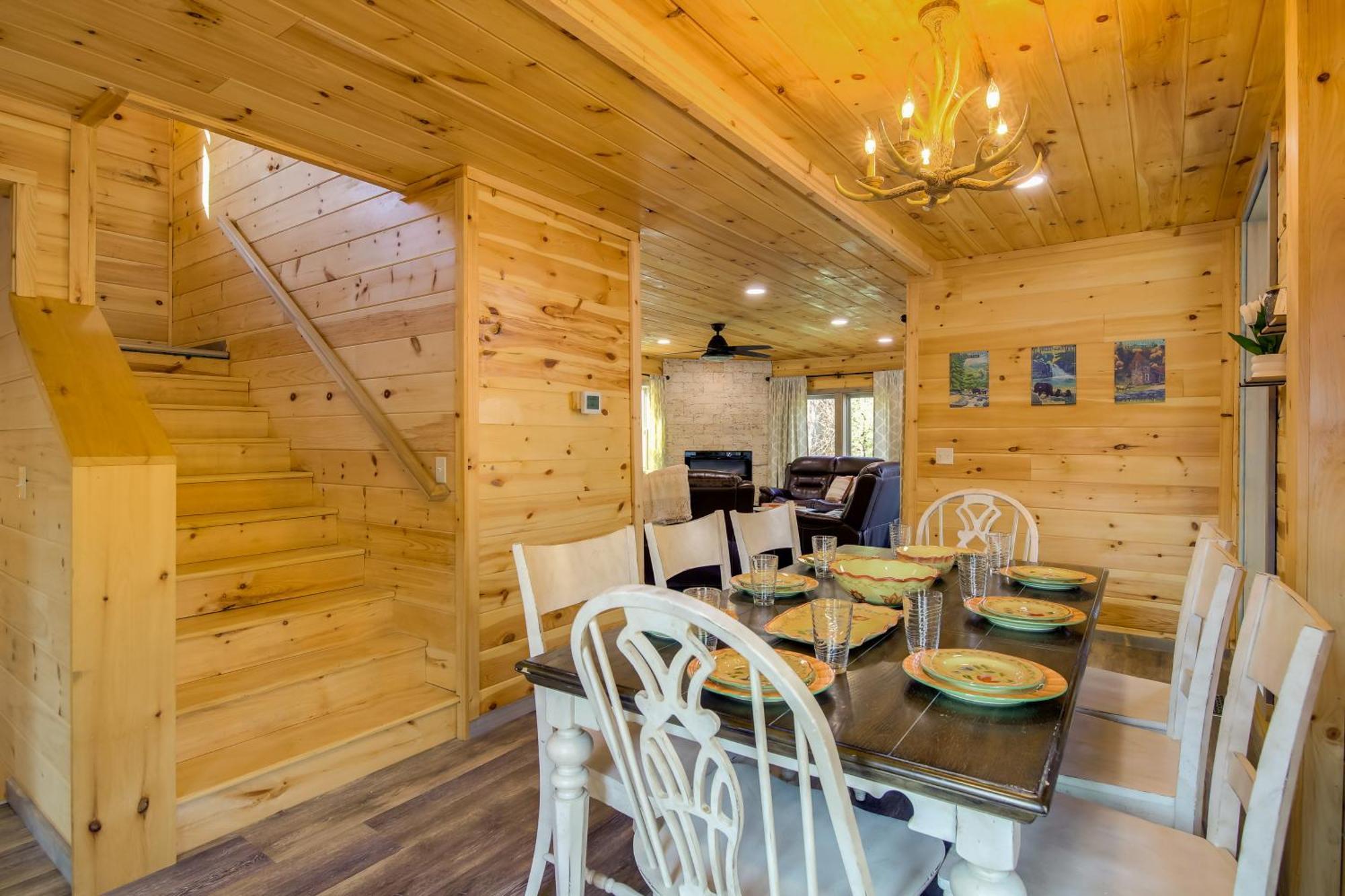 Gatlinburg Cabin With Game Room, Hot Tub And Mtn Views 外观 照片