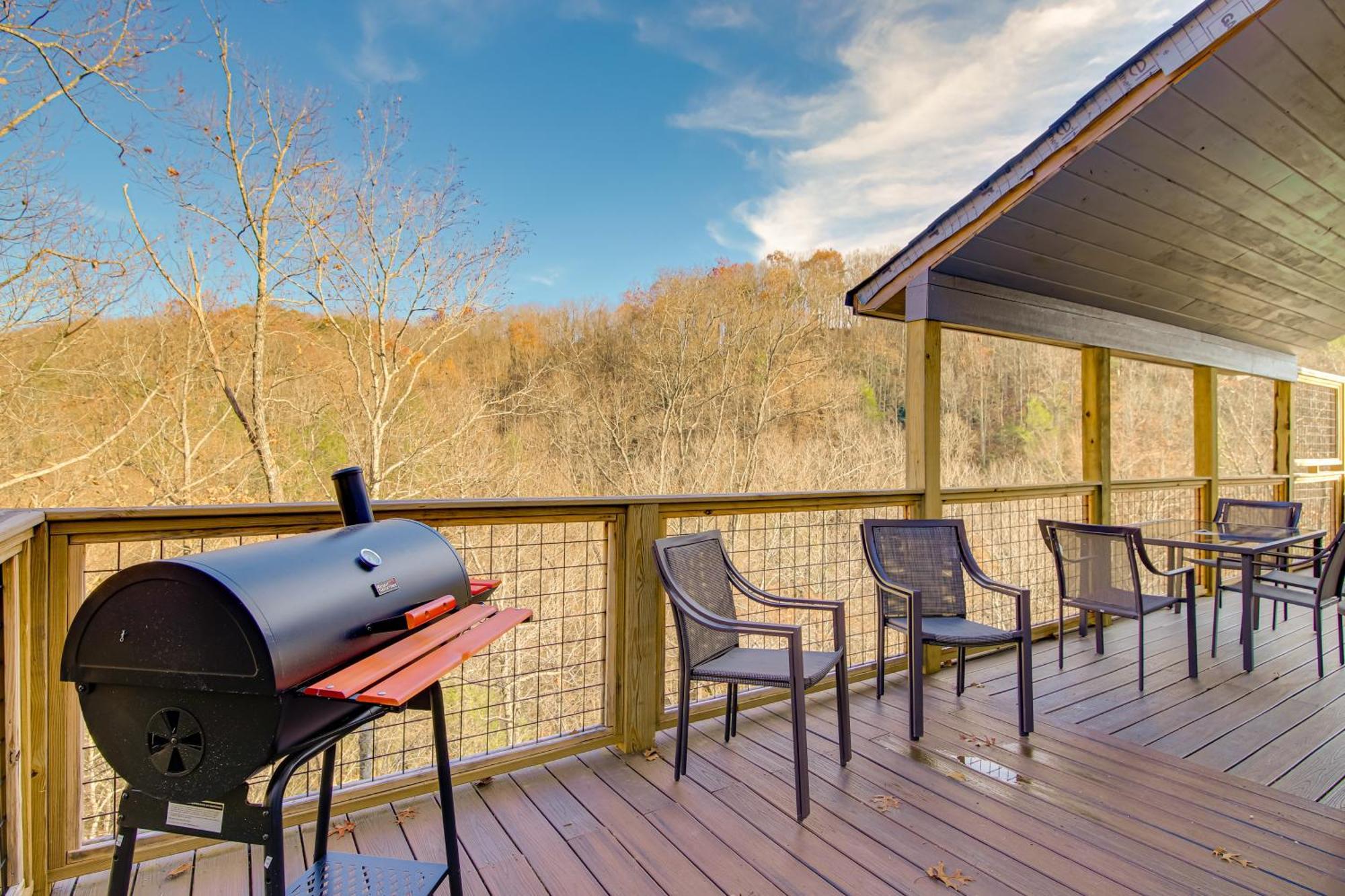 Gatlinburg Cabin With Game Room, Hot Tub And Mtn Views 外观 照片