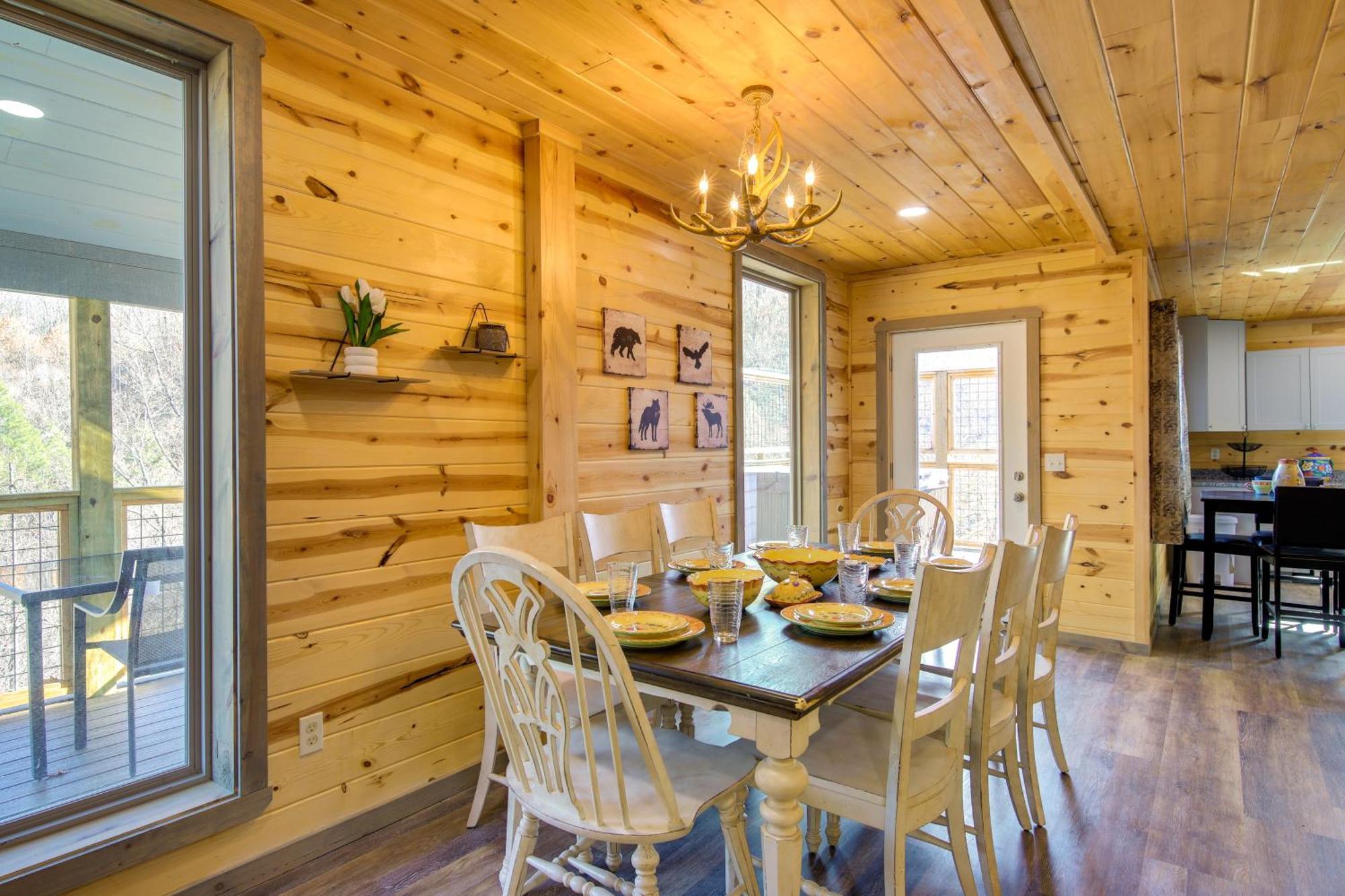 Gatlinburg Cabin With Game Room, Hot Tub And Mtn Views 外观 照片